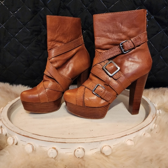 GUESS ~ Platform Ankle Boots w/Buckles - Picture 4 of 10